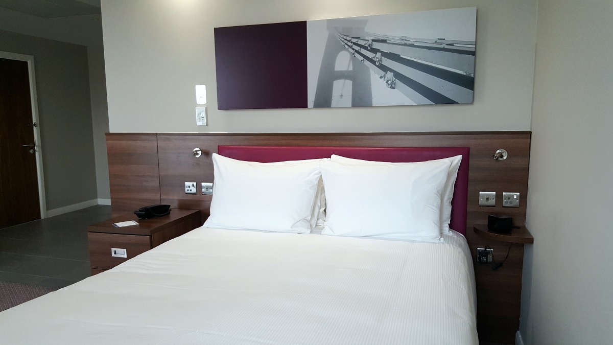 hampton by hilton bristol city centre accessible queen size hampton bed