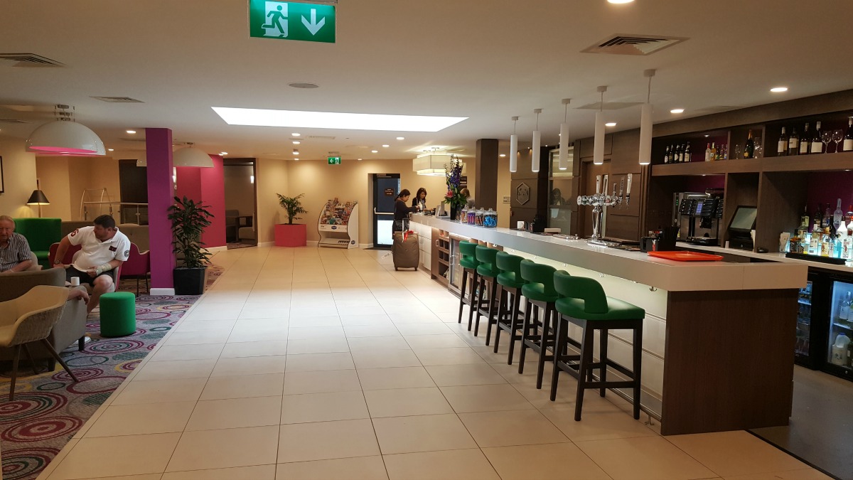 hampton by hilton bristol city centre lounge bar snacks reception