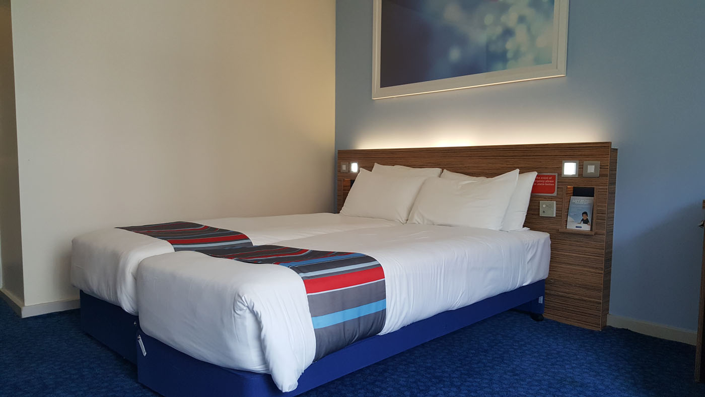 Travelodge Waterloo London king size bed accessible room