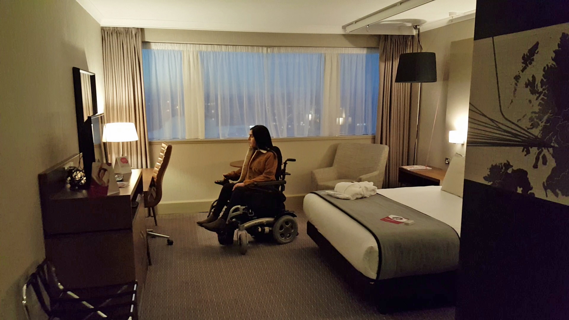 Crowne Plaza Glasgow double bed wheelchair accessible room 