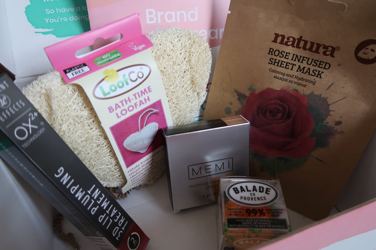 A closer look inside the TheVeganKind beauty box.