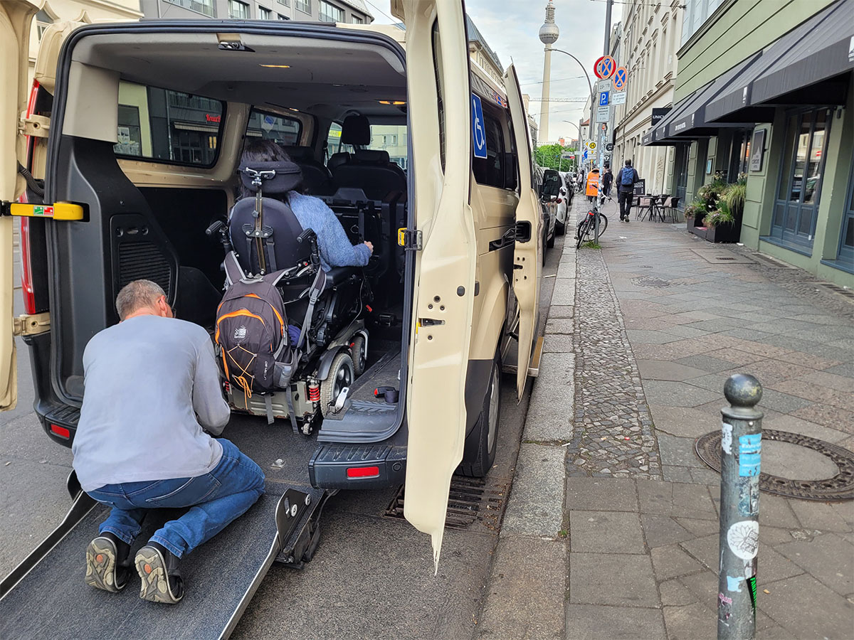 wheelchair accessible taxi Berlin