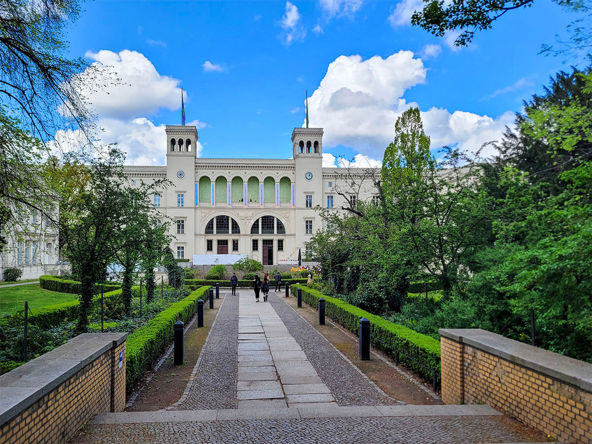 The exterior of Hamburger Bahnhof